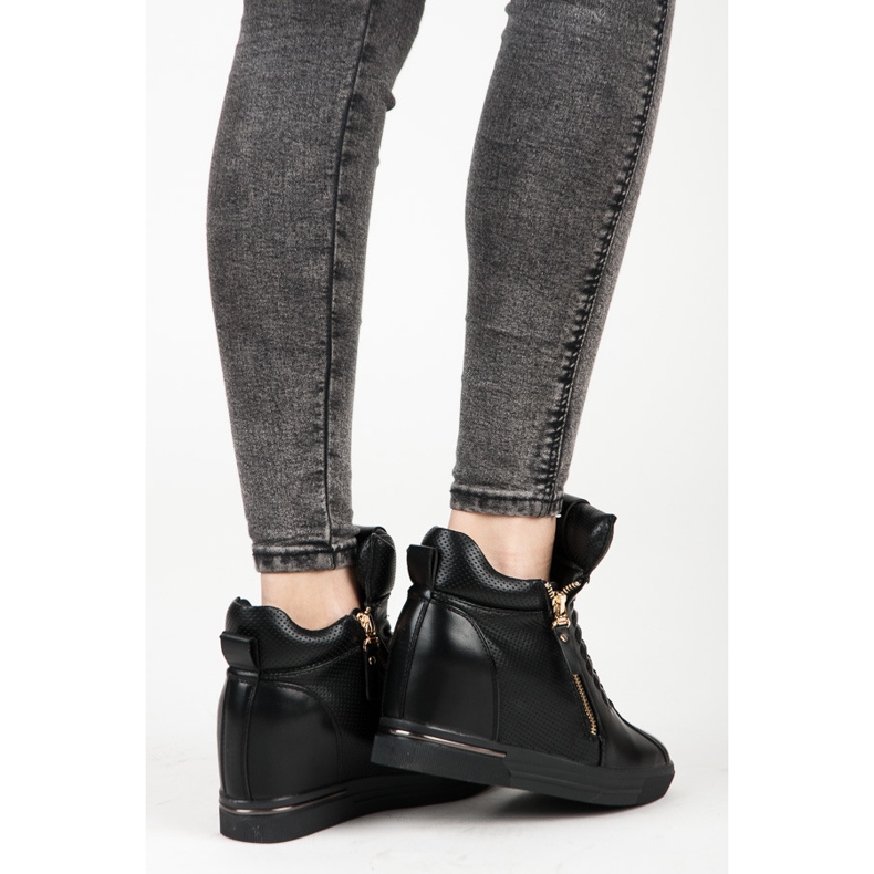 Sorte sneakers 2