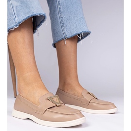 Mørke beige kvinders loafers med en elegant dekoration 1