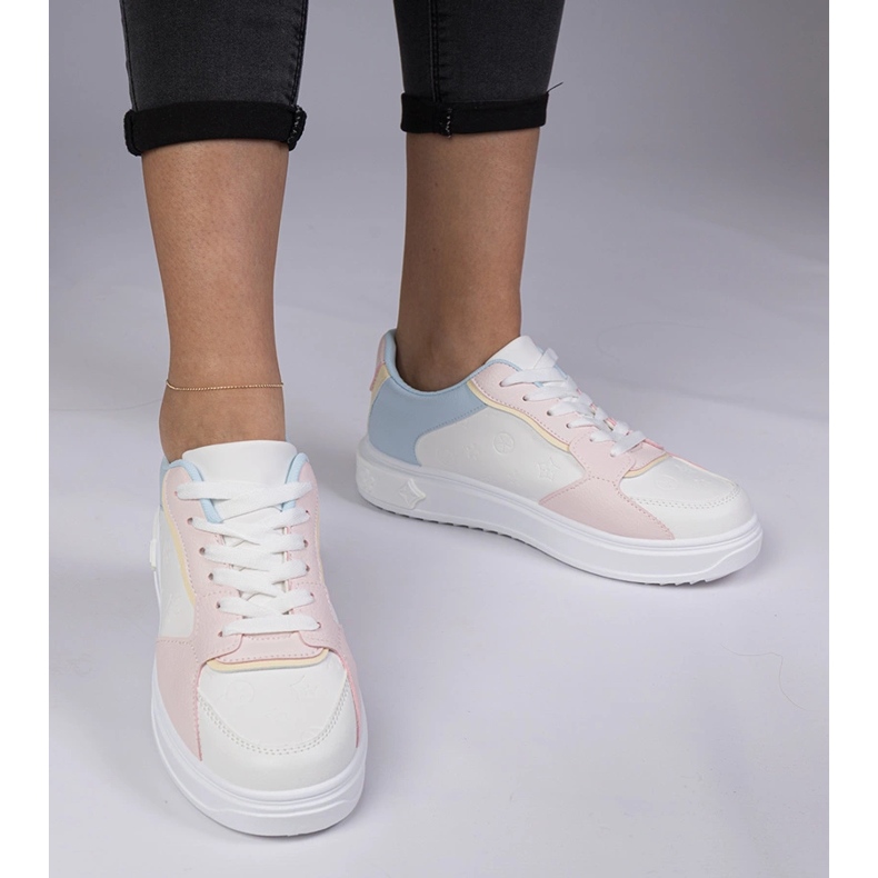 Hvide og lyserøde sports-sneakers fra Eco-Leather 1