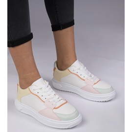 Hvide og gule sports-sneakers fra Eco-Leather 1