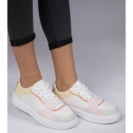 Hvide og gule sports-sneakers fra Eco-Leather 2