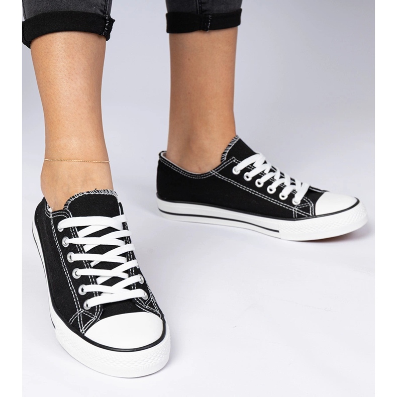 Sorte klassiske damesneakers 1