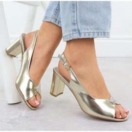 Kvinders sandaler på posten Metallic Golden Jezzi 6985 gylden 1