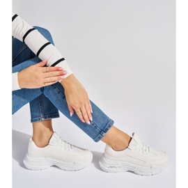 Hvide damesneakers 1