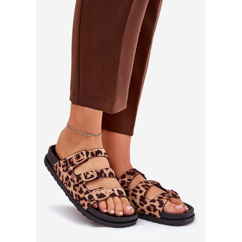 Kvinders flip flops med striber og spænde med brun leopardprint 1