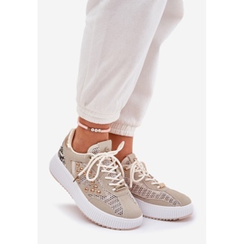 Kvinders sportssko med mesh og beige studs 1
