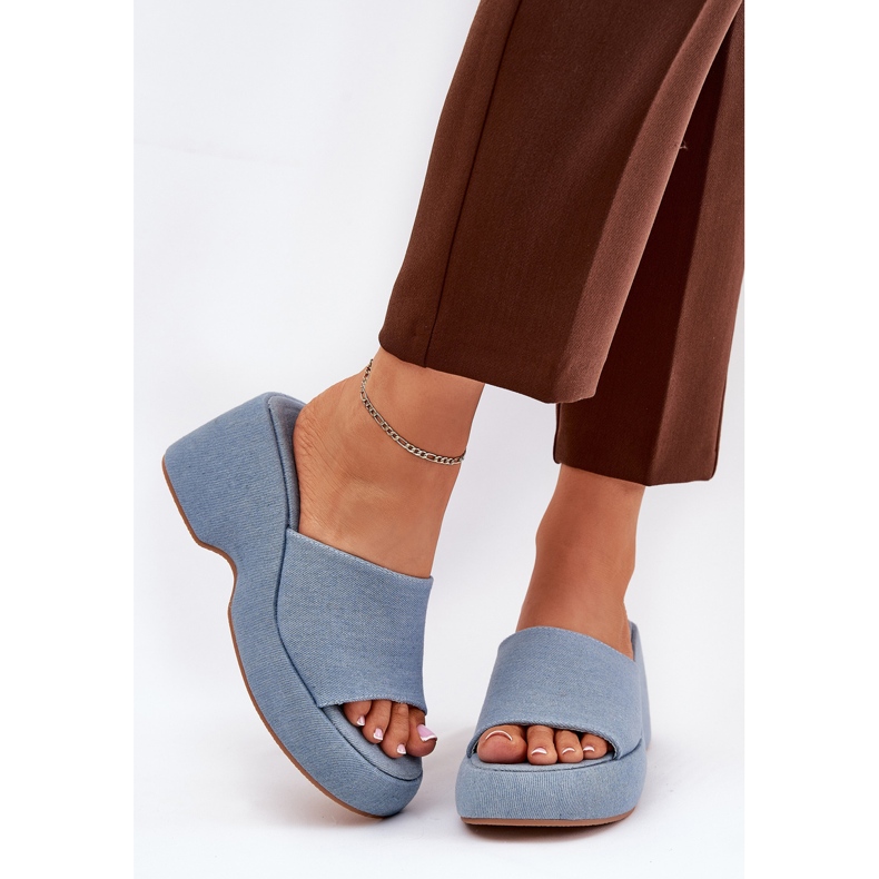 Materiale kvinders flip flops på platformen og denimkiler blå 2
