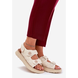 Kvinders sandaler med dekorative detaljer til beige 1