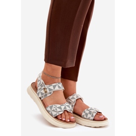 Kvinders materiale sandaler på platformen beige 1