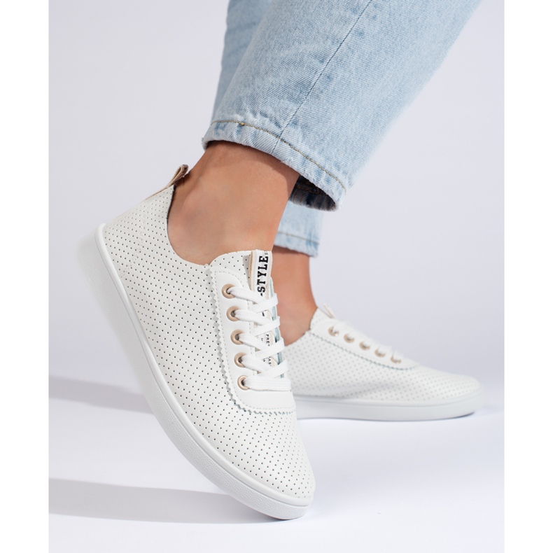 Gennembrudte hvide sneakers til kvinder 2
