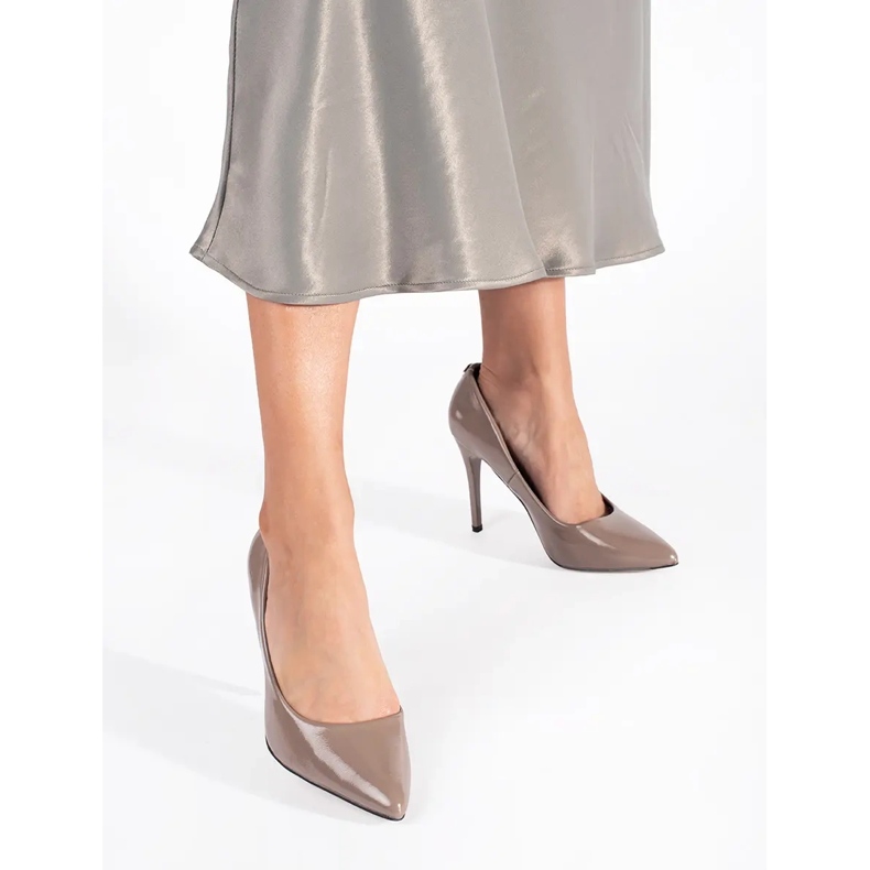 Kvinders beige patent stiletter 2