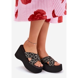 Kvinders flip flops på kile og platform leopard print sort beige 1