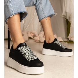 Sorte kvinders sneakers med massiv snøring = 1