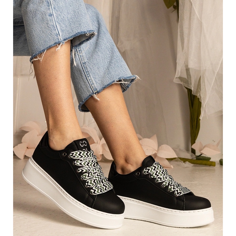 Sorte kvinders sneakers med massiv snøring = 2