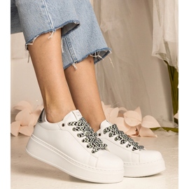 Hvide kvinders sneakers med massiv snøring 1