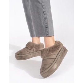 Beige lave slip-on snestøvler til kvinder med pels 1