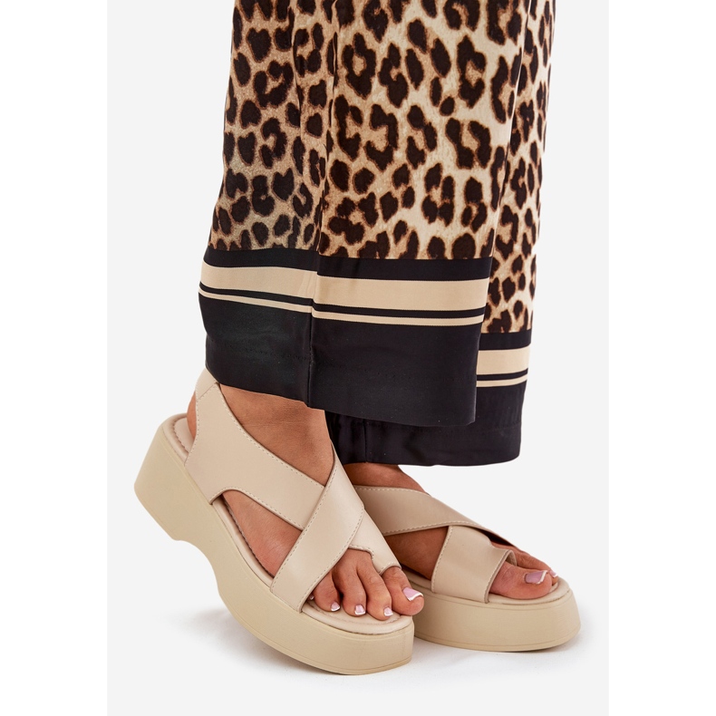 Kvinders sandaler på platform og en kile øko læder beige 1