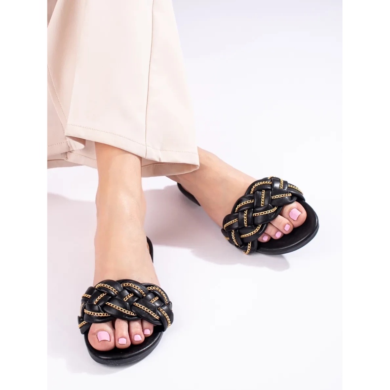 Elegante sorte sandaler med kæde fra Shelovet 2
