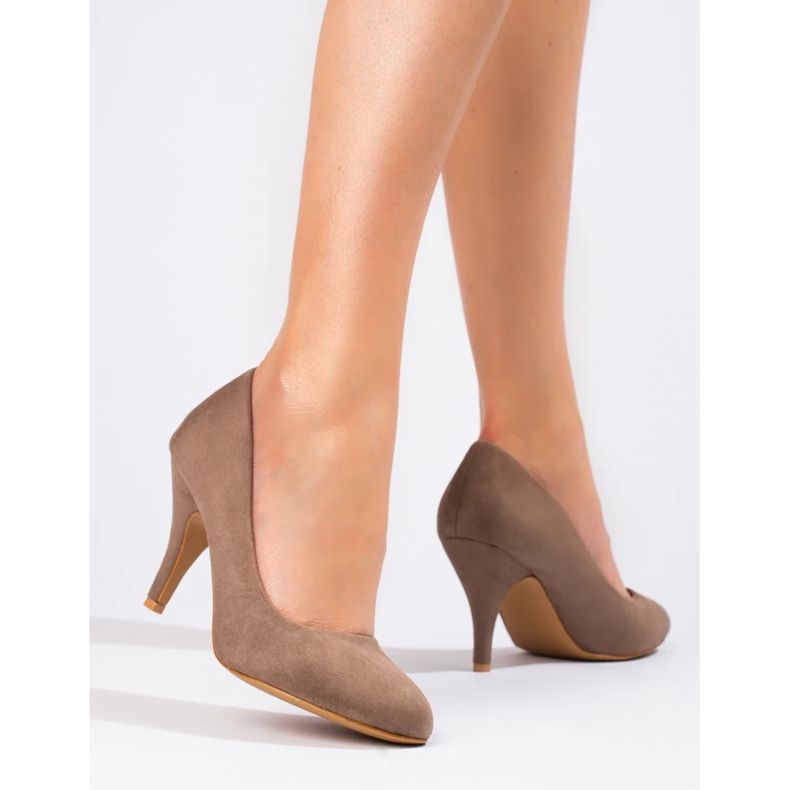 Klassiske pumps i brun ruskind fra Shelovet 1