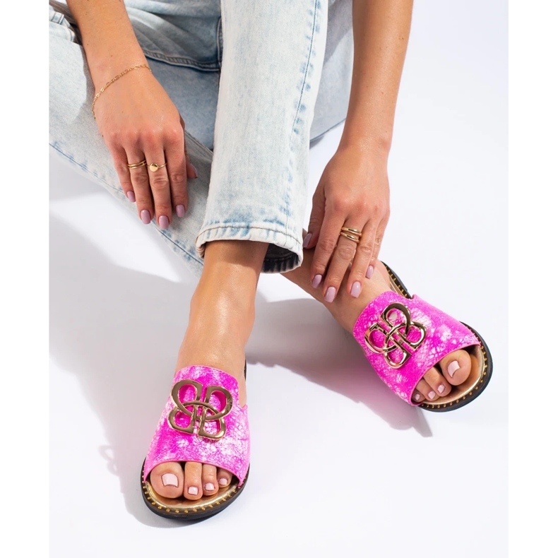 Pink flip-flops til kvinder med gulddekoration fra Shelovet lyserød 1