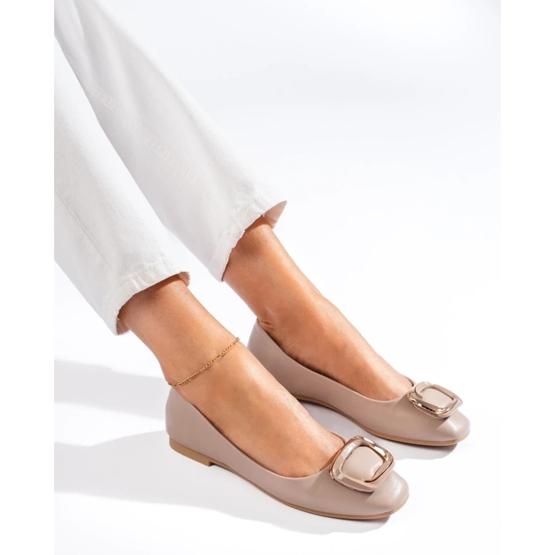 Beige elegante balletflader med firkantet tå fra Shelovet 2