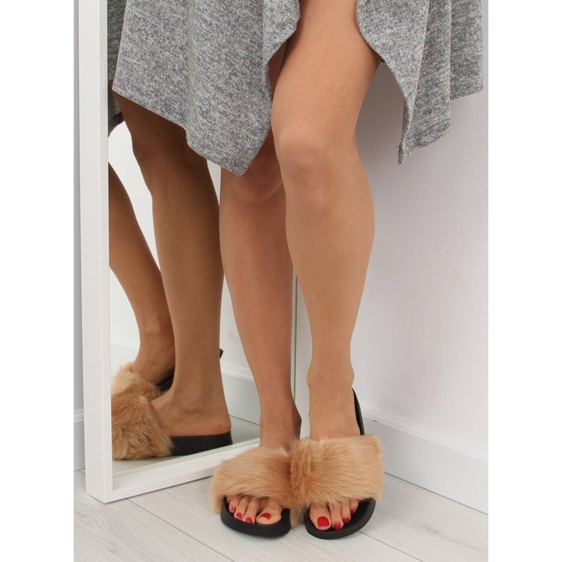 Beige pels hjemmesko S36 beige 1