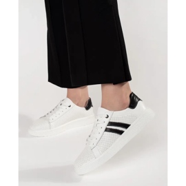 Goodin Hvide åbne sneakers lavet af naturligt læder 1