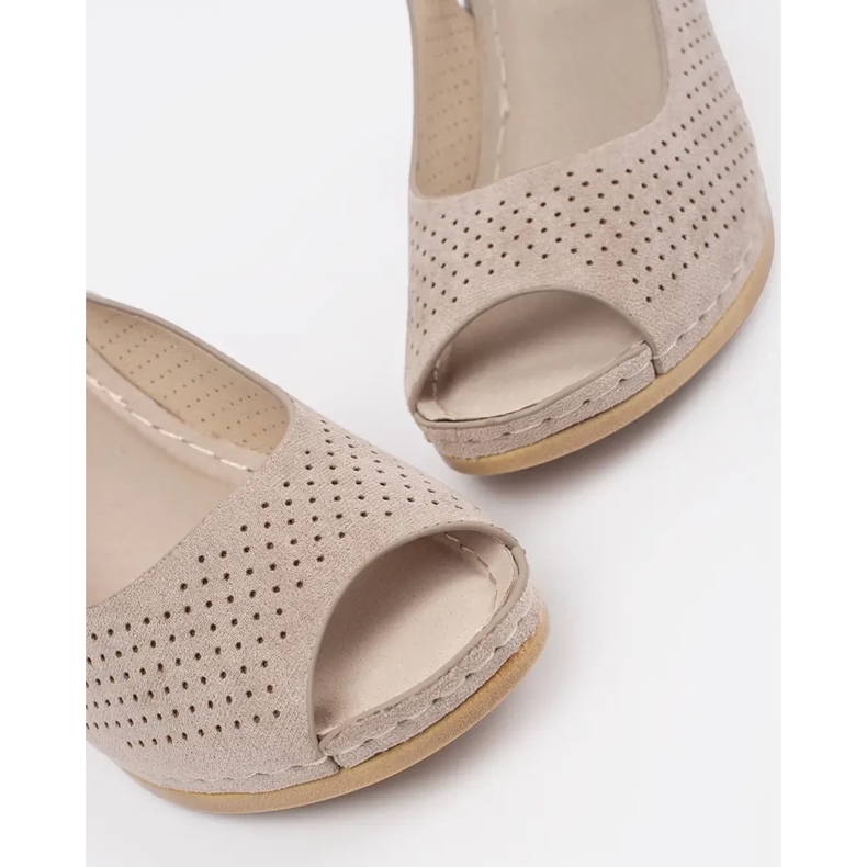 Goodin Beige Openwork Sandaler på kile 1