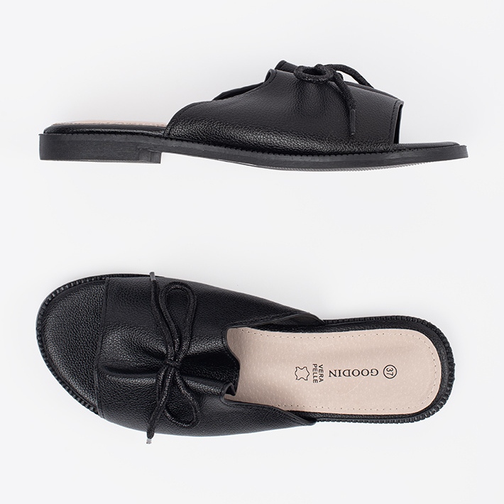 Goodin Płaksa sort flip flops med en bue 1