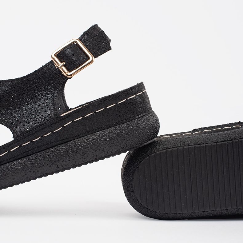 Goodin Sorte sandaler på en let platform 1