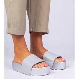 Grå -lignende flip flops 1