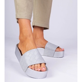 Grå -lignende flip flops 2