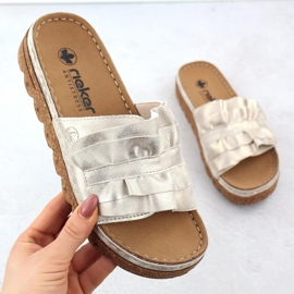Kvinders flip flops på platform med Golden Rieker V8763-60 gylden 1