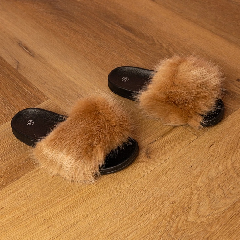 Brune børns flip flops med pels 1
