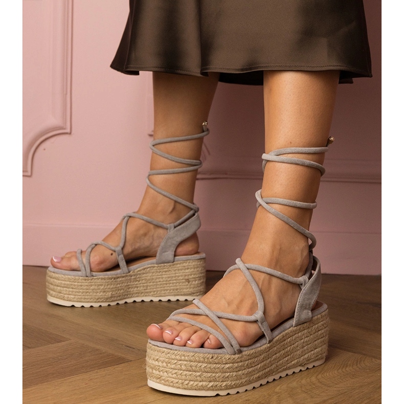 Grå espadrilles sandaler på en høj platform 1