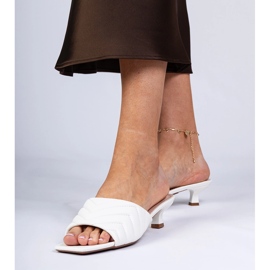 Hvide lavhælede flip-flops 3