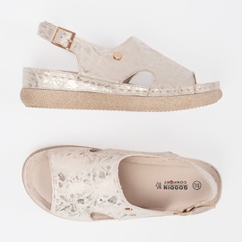 Goodin Lys -beige flade sandaler med en spænde 1