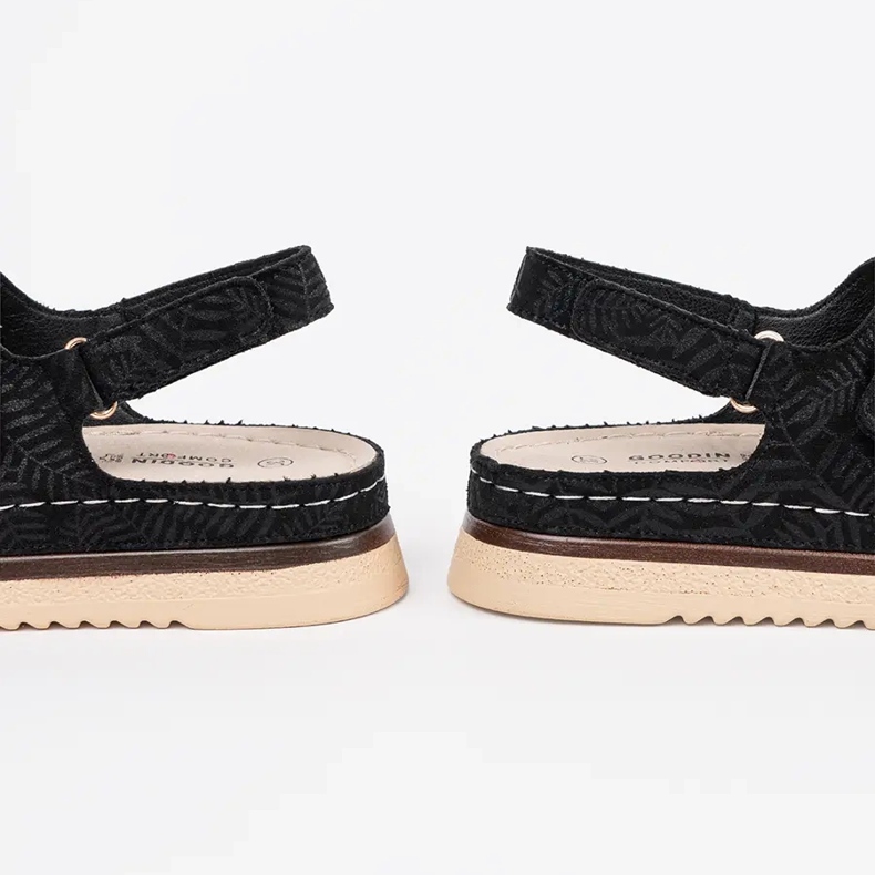 Goodin Sorte sandaler med gyldne elementer 2