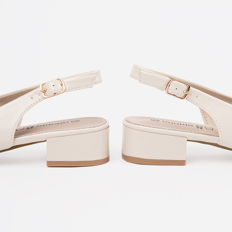 Lys -bærende elegant lavhælede Goodin -sandaler beige 1