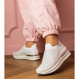 Hvide kvinders sneakers på platformen med zirkoner 1