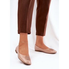 Malede elegante kvinders ballerinaer med en dekorativ Vinceza 17377 beige detalje 2