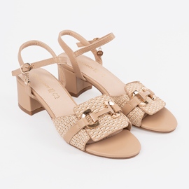 Goodin Beige kvinders sandaler på medium stolpe 1