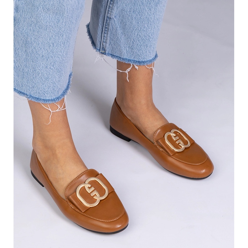 Brown Women's Loafers med en gylden dekoration brun 1