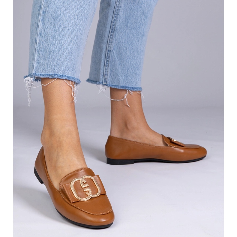 Brown Women's Loafers med en gylden dekoration brun 2