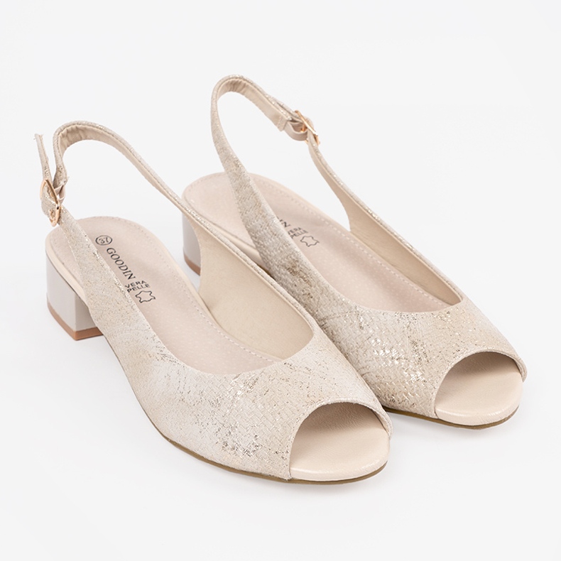 Goodin Beige sandaler med lav hæl 1