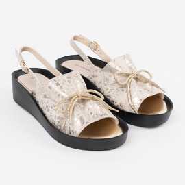 Goodin Lys beige kilesandaler med læderindsats 1