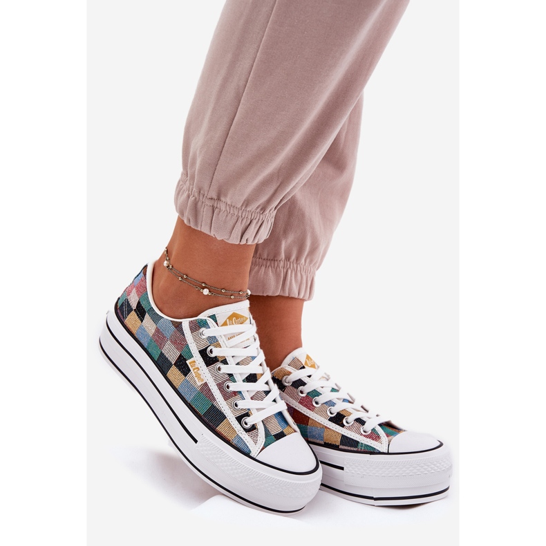 Mønstrede kvinders sneakers på Lee Cooper LCW-25-31-3441L multicolor platform beige 1