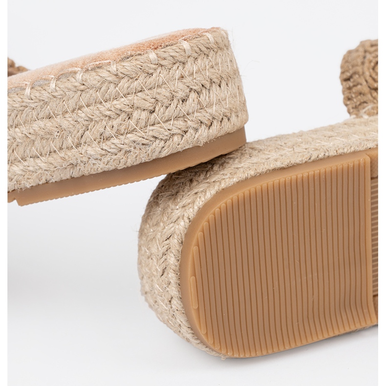 Seastar Beige flapper flettet på en platform med spænder 1