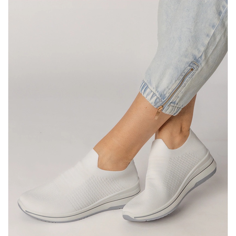 Hvide slip-on sportssneakers 1