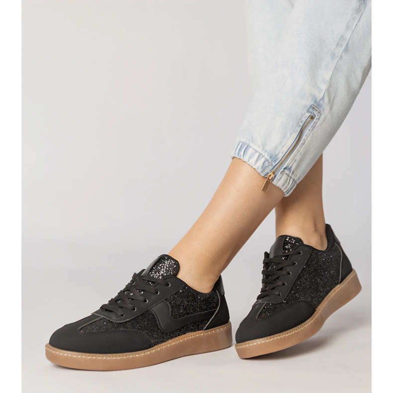 Sorte kvinders sneakers dekoreret med glitter 2